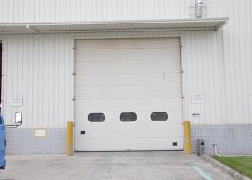 工業(yè)提升門多少錢？14年源頭廠家直銷-【廣州奇翔】